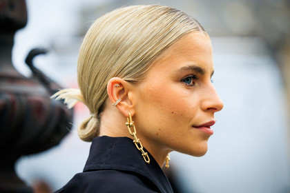 details, valentino, golgen earrings, cartier, earcuffs, blond hair, jewelry, fashion week, frenchystyle, FW, jonathan paciullo, street style, PARIS, PFW, SPRING SUMMER 2022, SS 22, atmosphere details, detail, horizontal, caro daur