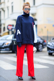 AUTUMN WINTER 2016-2017, AW 16-17, black bag, black boots, blue sweater, FALL WINTER 2016-2017, fashion week, frenchystyle, full length, FW, FW 16-17, high heels, jonathan paciullo, leather bag, leather shoes, LFW, LONDON, louis vuitton, MENSWEAR, navy sweater, printed sweater, red pants, street style, sunglasses, vertical
