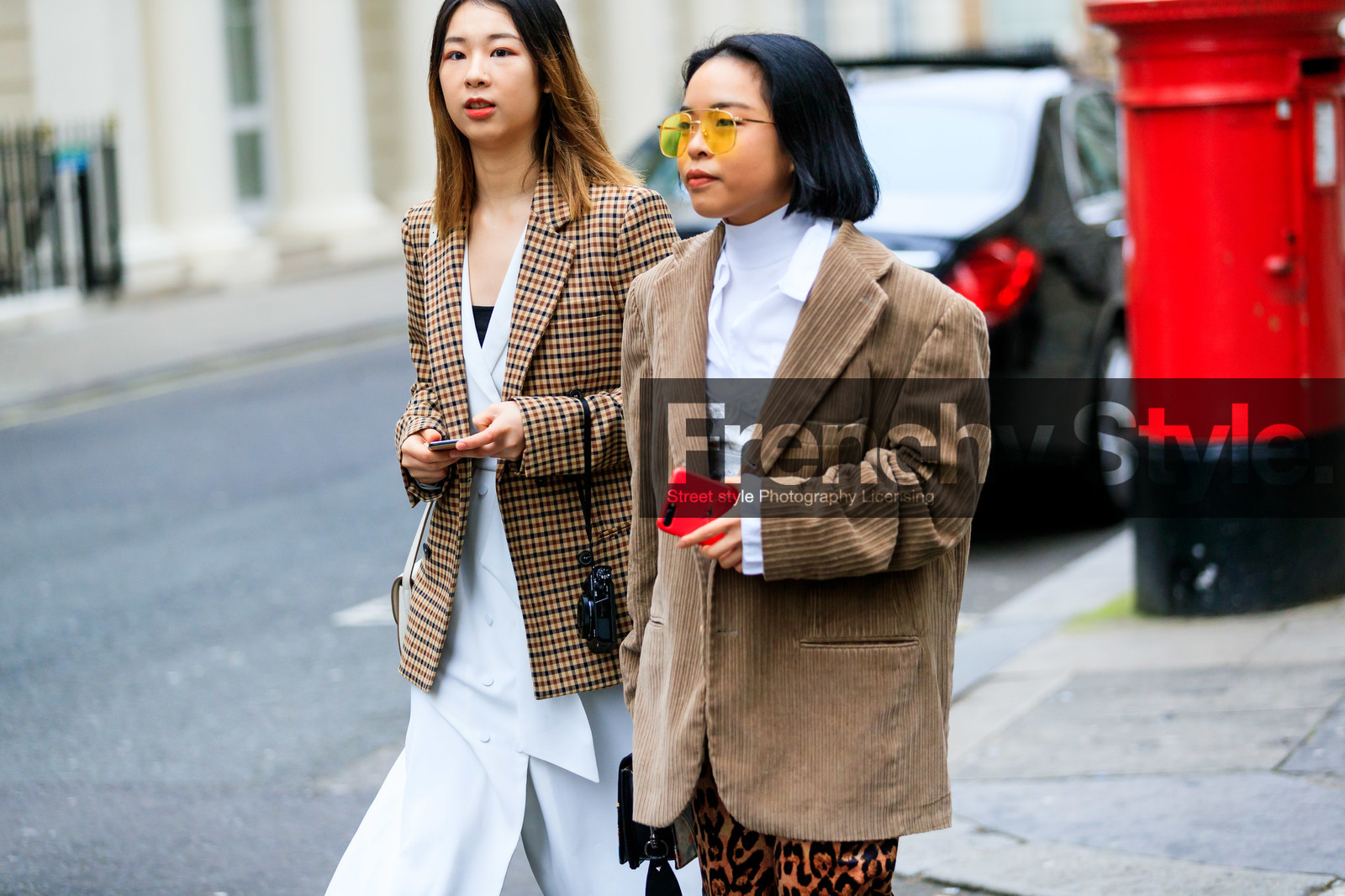 brown jacket, checked, corduroy, graphic jacket, iphone, plaid, printed jacket, sunglasses, white jacket, street style, jonathan paciullo, FW, frenchystyle, fashion week, LFW, LONDON, AUTUMN WINTER 2019-2020, AW 19-20, FW 19-20, FALL WINTER 2019-2020, horizontal, atmosphere details, detail