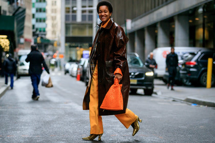 tamu mcpherson, yellow shirt, yellow pants, yellow jacket, checked jacket, white jacket, brown jacket, brown leather coat, camel leather bag, orange leather bag, plaited bag, plaited leather bag, strassed shoes, lurex socks, golden shoes, golden socks, bottega veneta bag, fashion week, frenchystyle, FW, jonathan paciullo, street style, AUTUMN WINTER 2020-2021, FALL WINTER 2020-2021, FW 20-21, horizontal, atmosphere details, full length, NYFW, NEW YORK