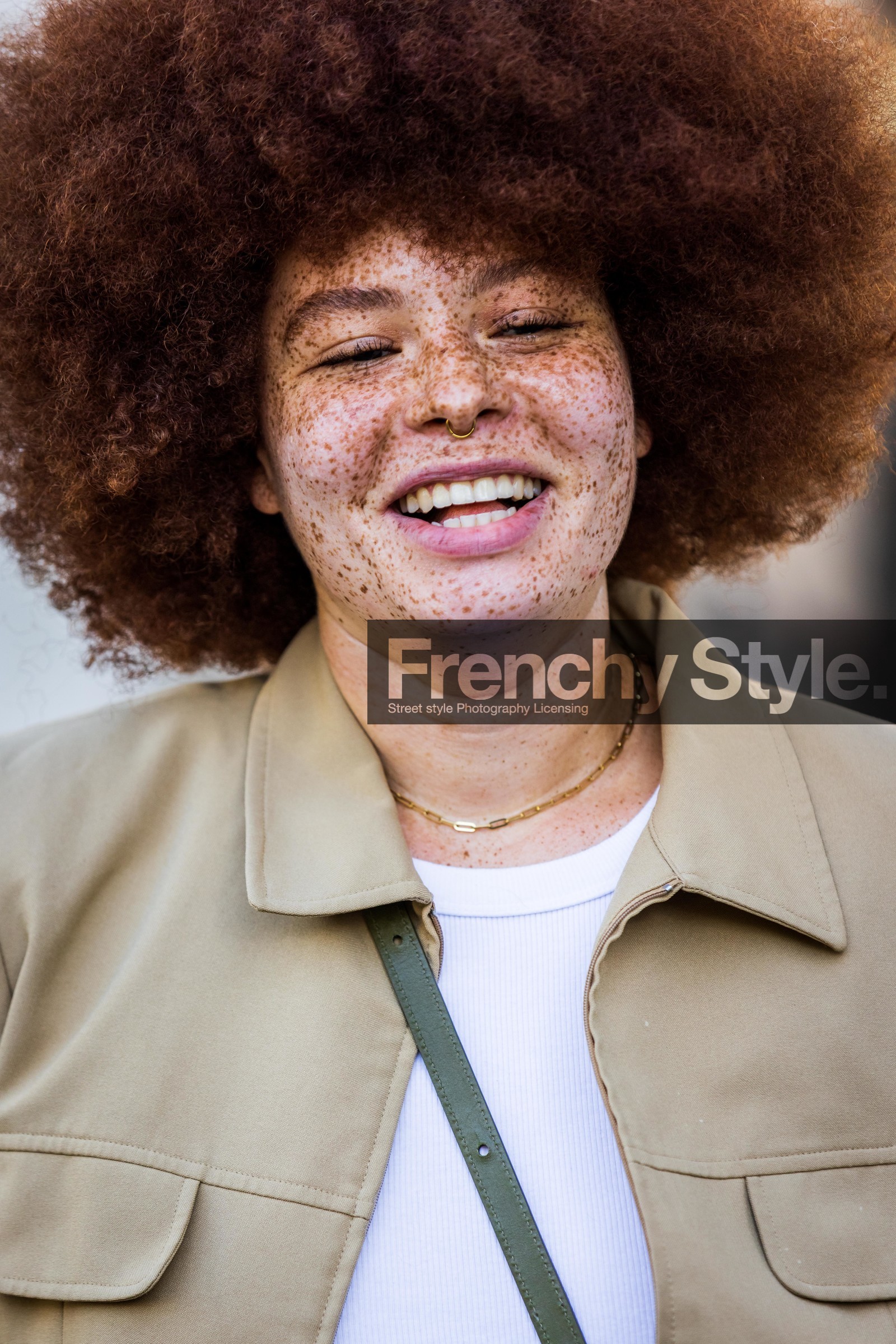 afro hairstyle, beige jacket, chain necklace, detail, freckles, hairstyle, jacket, natural makeup, necklace, noose piercing, Odile Gautreau, fashion week, frenchystyle, FW, jonathan paciullo, street style, PFW, PARIS, SPRING SUMMER 2022, SS 22, vertical, atmosphere details, portrait