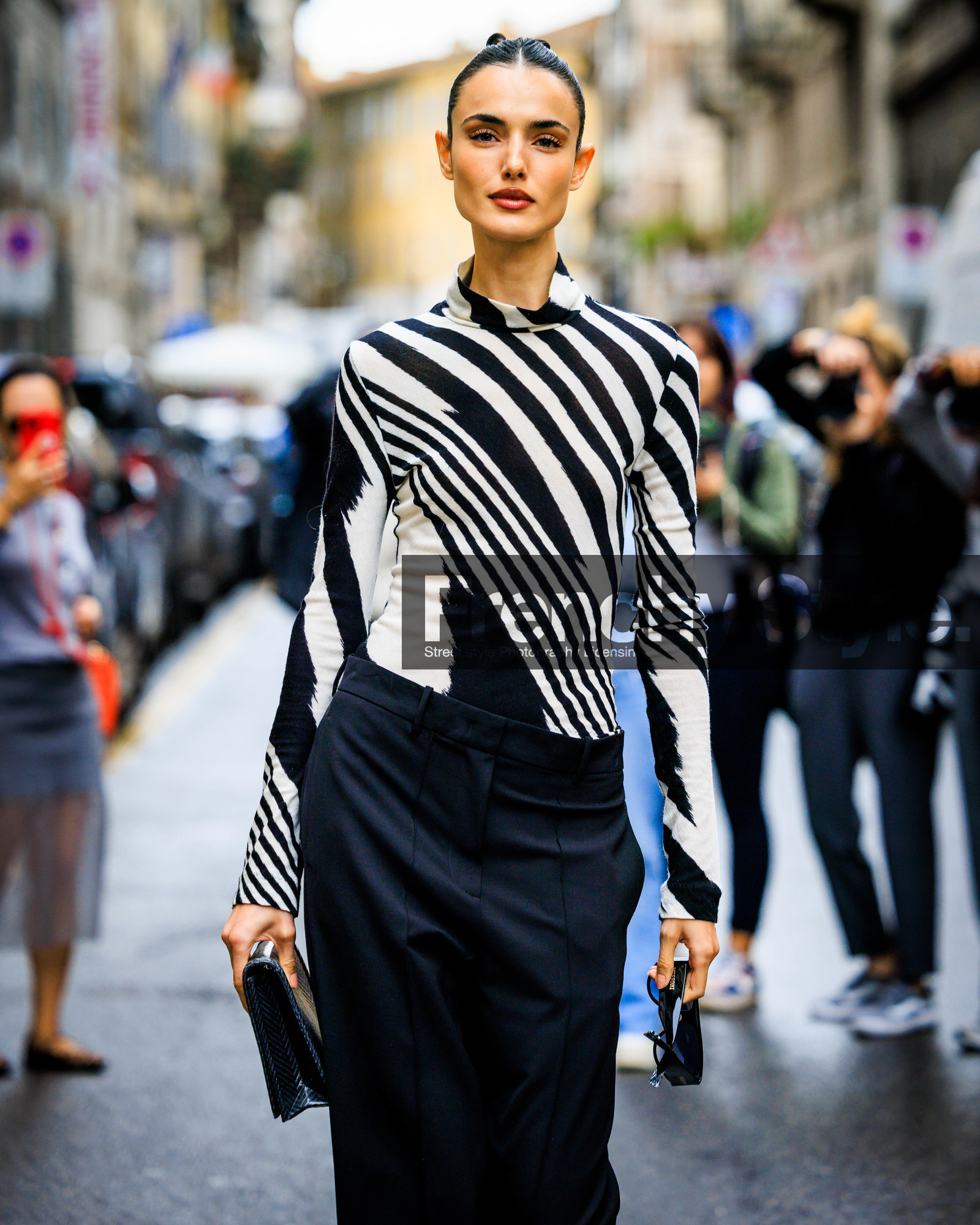 MILAN, MFW, frenchystyle, fashion week, FW, jonathan paciullo, street style, SPRING SUMMER 2024, SS 24, vertical, atmosphere details, detail