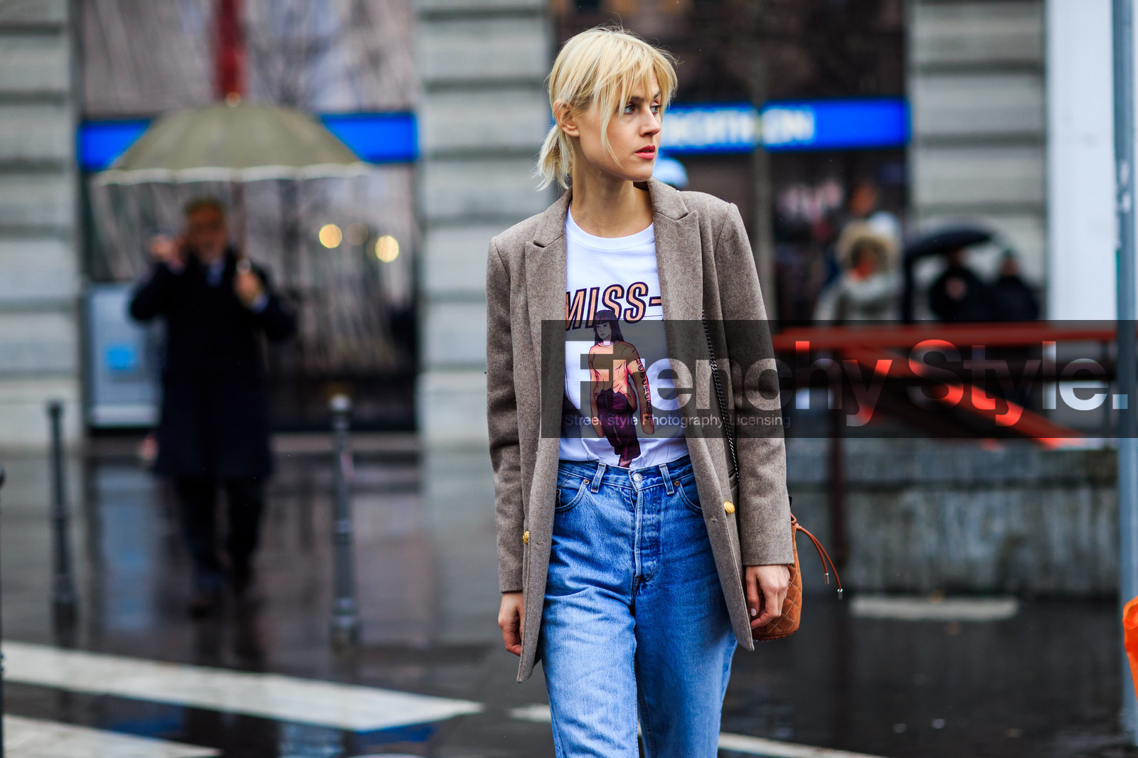 atmosphere details, AUTUMN WINTER 2016-2017, AW 16-17, beige jacket, blazer, blue denim, denim pants, detail, FALL WINTER 2016-2017, fashion week, frenchystyle, FW, FW 16-17, horizontal, jeans, jonathan paciullo, LFW, linda tol, LONDON, MENSWEAR, printed t shirt, street style, trousers, white t shirt