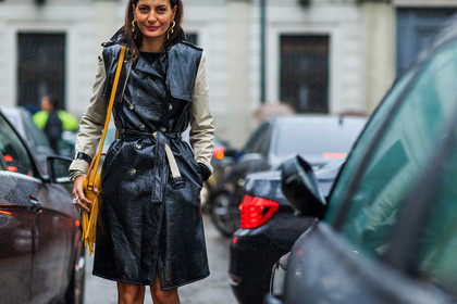 atmosphere details, AUTUMN WINTER 2016-2017, AW 16-17, black coat, detail, FALL WINTER 2016-2017, fashion week, frenchystyle, FW, FW 16-17, giovanna battaglia, golden details, horizontal, jonathan paciullo, leather coat, LFW, LONDON, MENSWEAR, street style, trench coat, zip