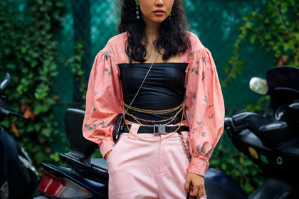 pink blouse, balloon sleeves, floral printed blouse, black top, strapless top, belted top, chain belt, belt bag, black belt, light pink pants, strassed earrings, dangling earrings, close up detail, fashion week, frenchystyle, FW, jonathan paciullo, street style, SPRING SUMMER 2020, SS 20, PFW, PARIS, horizontal, atmosphere details, detail