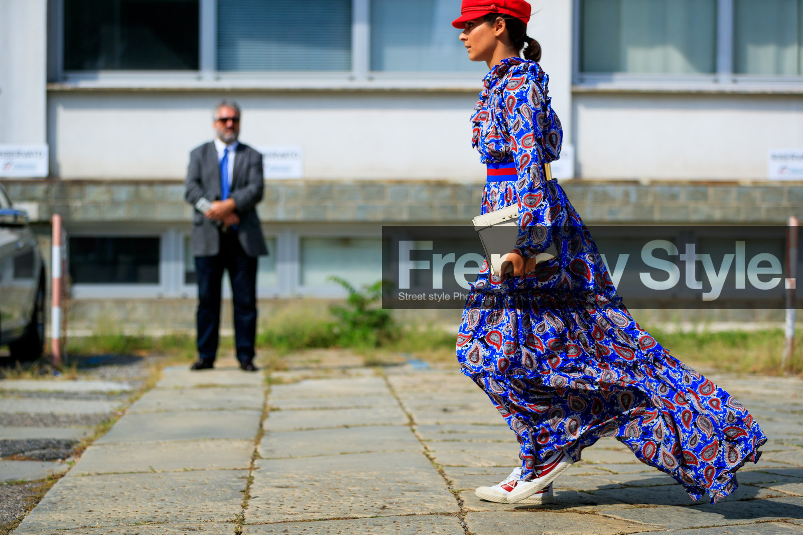 blue dress, graphic dress, leather bag, leather shoes, long dress, printed dress, red hat, ruffles, white bag, white sneakers, street style, jonathan paciullo, FW, frenchystyle, fashion week, MFW, MILAN, SPRING SUMMER 2019, SS 19, atmosphere details, horizontal, detail
