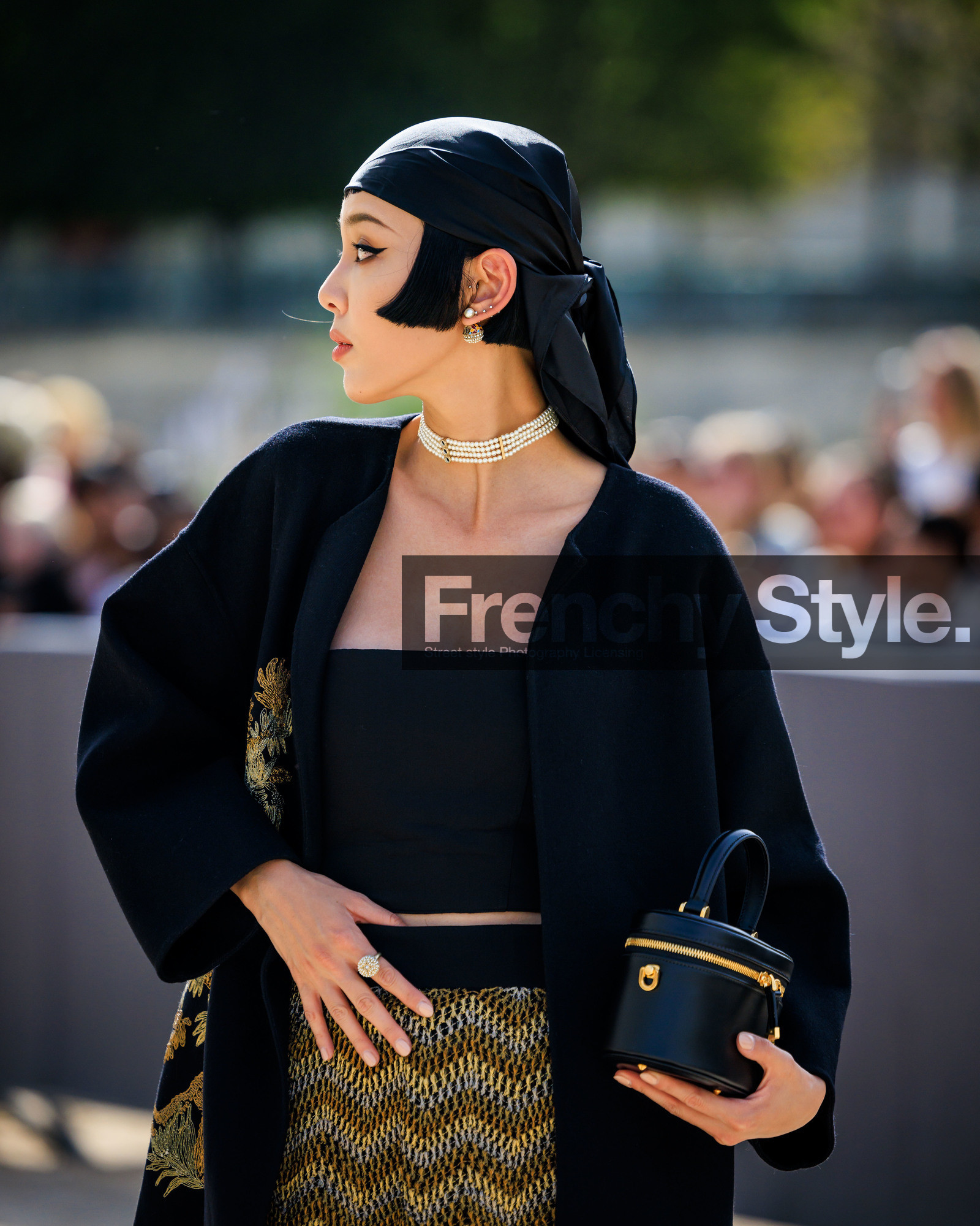 fashion week, frenchystyle, FW, jonathan paciullo, street style, PFW, PARIS, SPRING SUMMER 2024, SS 24, vertical, atmosphere details, detail