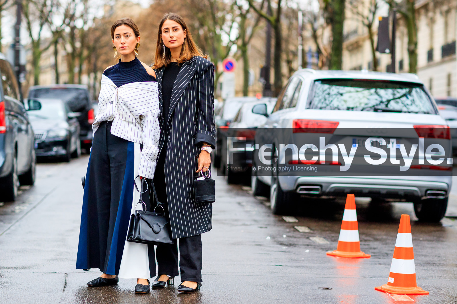 atmosphere details, AUTUMN WINTER 2017-2018, AW 17-18, black bag, black ballerinas, black coat, black pants, black shoes, black sweater, black top, earrings, FALL WINTER 2017-2018, fashion week, frenchystyle, full length, FW, FW 17-18, graphic coat, horizontal, jonathan paciullo, julia haghjoo, leather shoes, navy pants, off the shoulder, open back, PARIS, PFW, pleated pants, printed coat, printed shirt, street style, striped coat, striped shirt, sylvia haghjoo, tone on tone, total look black, trousers, white shirt, wide pants