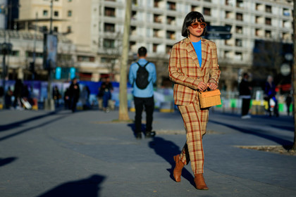 blazer, blue sweater, brown shoes, checked, graphic jacket, graphic pants, leather bag, leather shoes, maria bernad, plaid, printed jacket, printed pants, sunglasses, trousers, yellow bag, yellow jacket, yellow pants, yellow suit, PARIS, PFW, street style, jonathan paciullo, FW, frenchystyle, fashion week, AUTUMN WINTER 2019-2020, AW 19-20, FALL WINTER 2019-2020, FW 19-20, horizontal, atmosphere details, full length