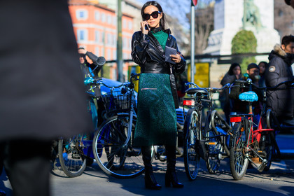 atmosphere details, AUTUMN WINTER 2017-2018, AW 17-18, black jacket, black perfecto, FALL WINTER 2017-2018, fashion week, frenchystyle, full length, FW, FW 17-18, glitter, green dress, high boots, horizontal, jonathan paciullo, leather jacket, leather perfecto, leather shoes, MFW, MILAN, shiny dress, street style, sunglasses, yoyo cao