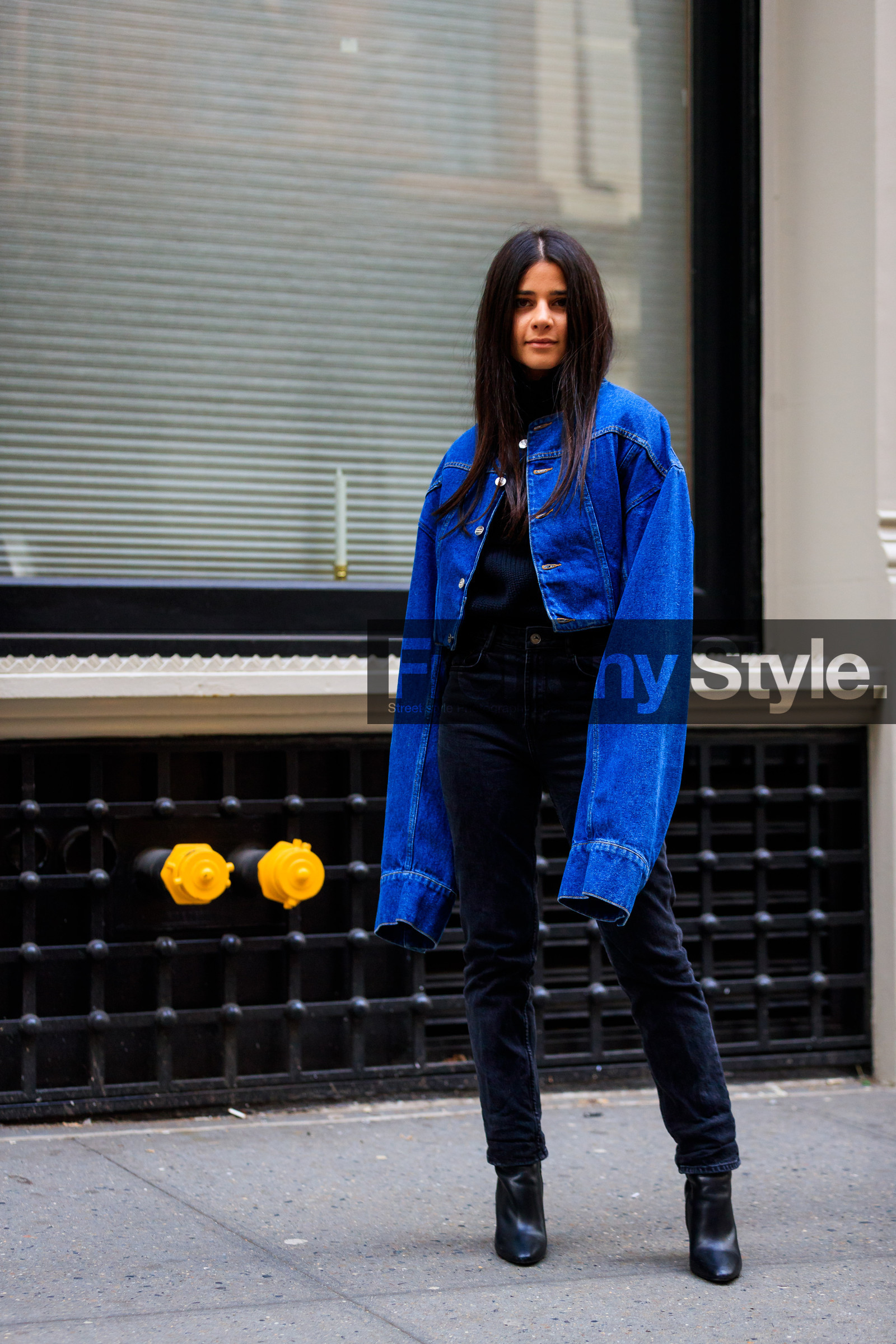 black denim, black shoes, blue denim, denim jacket, denim pants, high heels, jeans, leather shoes, oversize, trousers, street style, jonathan paciullo, FW, frenchystyle, fashion week, NYFW, NEW YORK, AUTUMN WINTER 2018-2019, AW 18-19, FALL WINTER 2018-2019, FW 18-19, vertical, full length, Lainy Hedaya