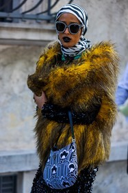 bicolor bag, black and white, black dress, black lipstick, fur coat, hijab, jacquard, prada bag, prada look, print, printed bag, printed scarf, scarf, sequin, strass, stripes, sunglasses, yellow fur coat, fashion week, frenchystyle, FW, jonathan paciullo, street style, SPRING SUMMER 2022, SS 22, MFW, MILAN, vertical, atmosphere details