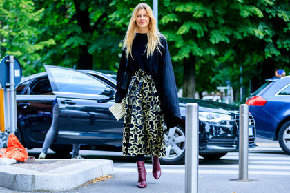 ada kokosar, atmosphere details, black shirt, bordeaux, burgundy, fashion week, frenchystyle, full length, FW, high heels, horizontal, jonathan paciullo, leather shoes, long skirt, MFW, MILAN, oversize, printed skirt, red boots, SPRING SUMMER 2017, SS 17, street style