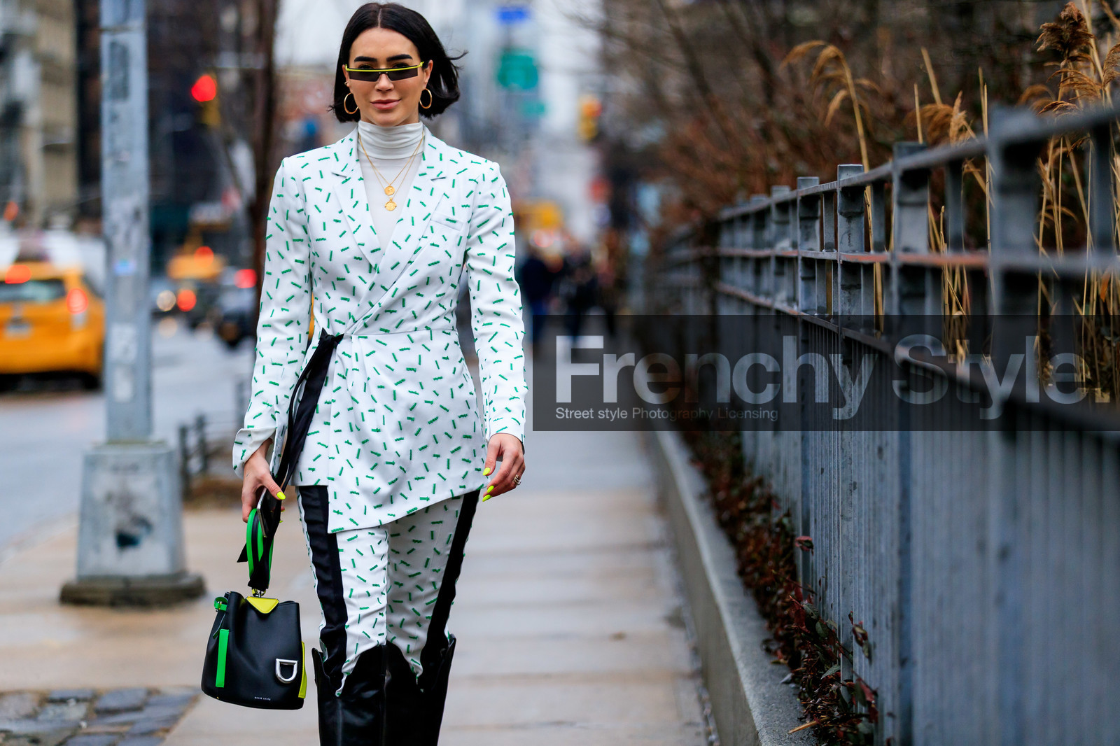 black bag, brittany xavier, danse lente, floral, flowers, graphic jacket, graphic pants, high boots, leather bag, printed jacket, printed pants, sunglasses, trousers, white jacket, white pants, white sweater, street style, jonathan paciullo, frenchystyle, NYFW, NEW YORK, AUTUMN WINTER 2019-2020, AW 19-20, FALL WINTER 2019-2020, FW 19-20, fashion week, FW, atmosphere details, horizontal, detail