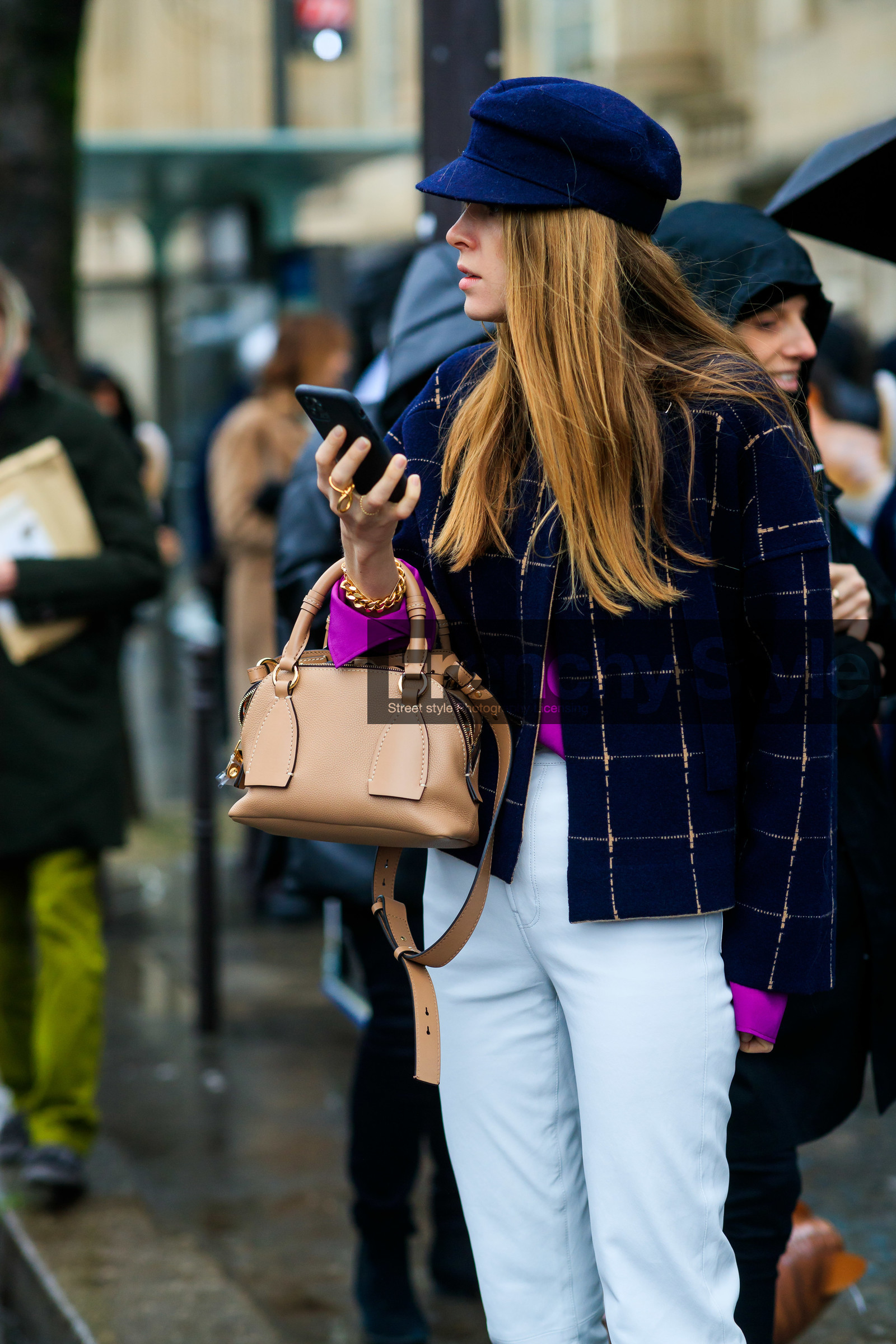 monica ainley, navy blue jacket, navy blue hat, navy blue cap, sailor cap, checked jacket, purple shirt, silk shirt, white leather pants, beige leather bag, chloe bag, chloe jacket, fashion week, frenchystyle, FW, jonathan paciullo, street style, PFW, PARIS, AUTUMN WINTER 2020-2021, FALL WINTER 2020-2021, FW 20-21, vertical, atmosphere details, detail