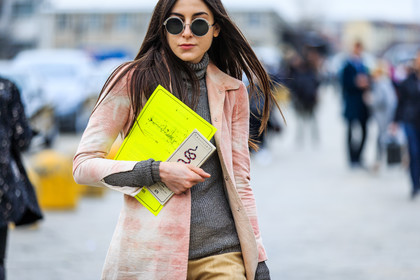 atmosphere details, AUTUMN WINTER 2016-2017, AW 16-17, beige pants, beige shoes, black bag, brown sweater, detail, FALL WINTER 2016-2017, fashion week, frenchystyle, FW, FW 16-17, horizontal, jonathan paciullo, leather bag, leather coat, LFW, linen, LONDON, MENSWEAR, pink coat, street style, sunglasses, trousers, turtleneck sweater