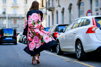 atmosphere details, AUTUMN WINTER 2017-2018, AW 17-18, back detail, black jacket, embroidered shoes, erika boldrin, FALL WINTER 2017-2018, fashion week, floral, flower, flowers, frenchystyle, full length, FW, FW 17-18, graphic coat, graphic jacket, horizontal, jonathan paciullo, leather shoes, MFW, MILAN, multicolor shoes, pink jacket, pink shoes, printed coat, printed jacket, robe, street style