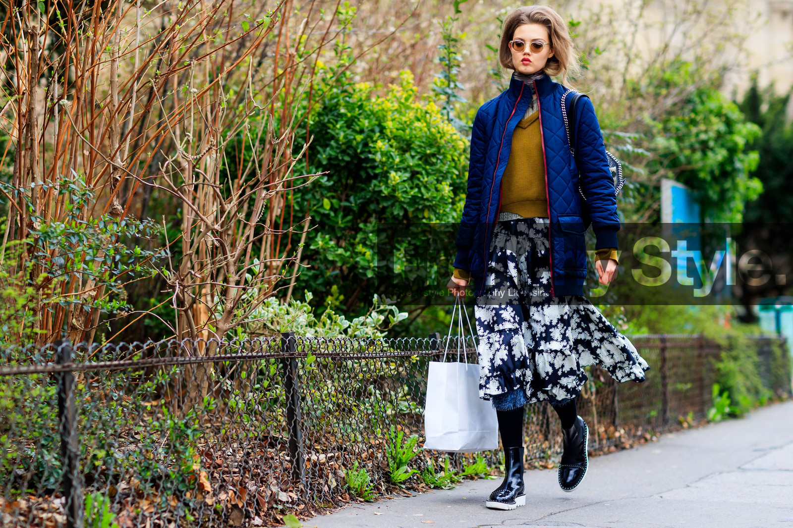 atmosphere details, AUTUMN WINTER 2017-2018, AW 17-18, black and white shoes, black shoes, blue jacket, camel sweater, FALL WINTER 2017-2018, fashion week, floral, flower, frenchystyle, full length, FW, FW 17-18, graphic skirt, horizontal, jonathan paciullo, leather shoes, lindsey wixson, model, PARIS, PFW, printed skirt, street style, studs, sunglasses