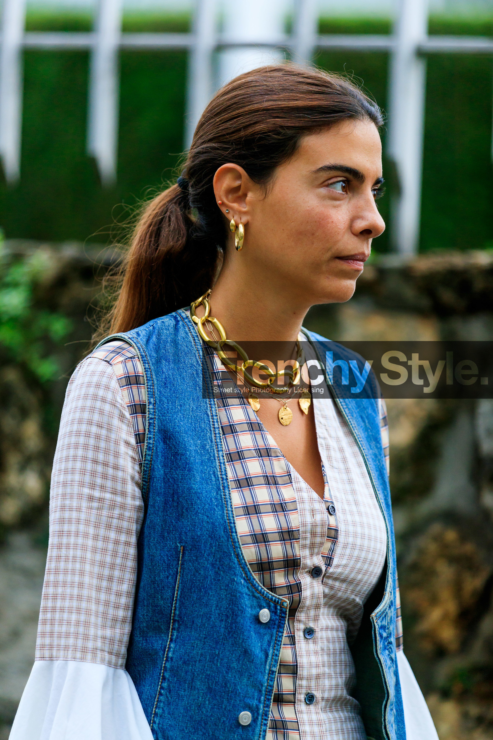 georgia tal, giorgia tal, denim, denim jacket, sleeveless jacket, checked dress, long dress, long sleeves dress, balloon sleeves, dress shirt, button dress, multi necklace, big chain necklace, golden necklace, charms necklace, hoop earrings, multi earrings, golden earrings, brown dress, beige dress, white dress, low necked dress, close up detail, fashion week, frenchystyle, FW, jonathan paciullo, street style, SPRING SUMMER 2020, SS 20, PFW, PARIS, vertical, atmosphere details, detail