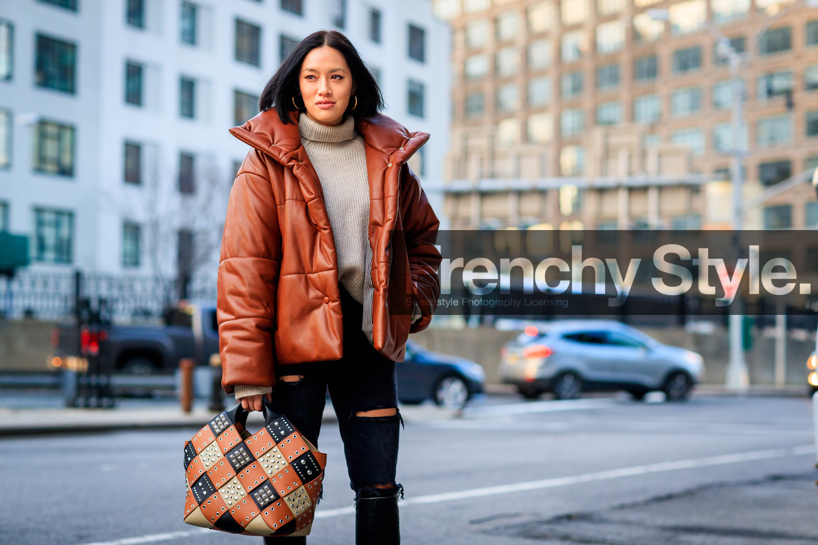 beige sweater, black denim, brown bag, brown jacket, checked bag, denim pants, down jacket, graphic bag, jeans, leather bag, leather jacket, patchwork, printed bag, ripped pants, studs, trousers, street style, jonathan paciullo, FW, frenchystyle, fashion week, NYFW, NEW YORK, AUTUMN WINTER 2018-2019, AW 18-19, FALL WINTER 2018-2019, FW 18-19, atmosphere details, horizontal, detail, Tiffany Hsu