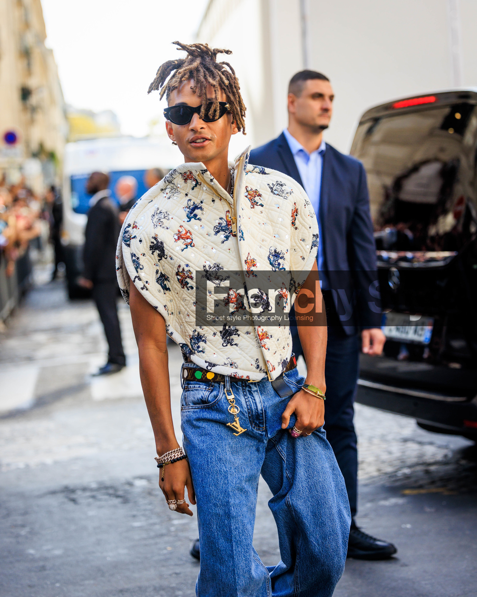 PARIS, PFW, fashion week, frenchystyle, FW, jonathan paciullo, street style, SPRING SUMMER 2024, SS 24, vertical, atmosphere details, detail