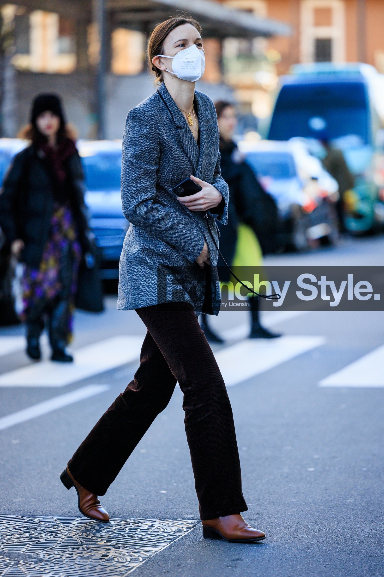 mask, grey blazer, wool blazer, velvet pants, brown blazer, brown boots, leather boots, iphone, fashion week, frenchystyle, FW, jonathan paciullo, street style, vertical, full length