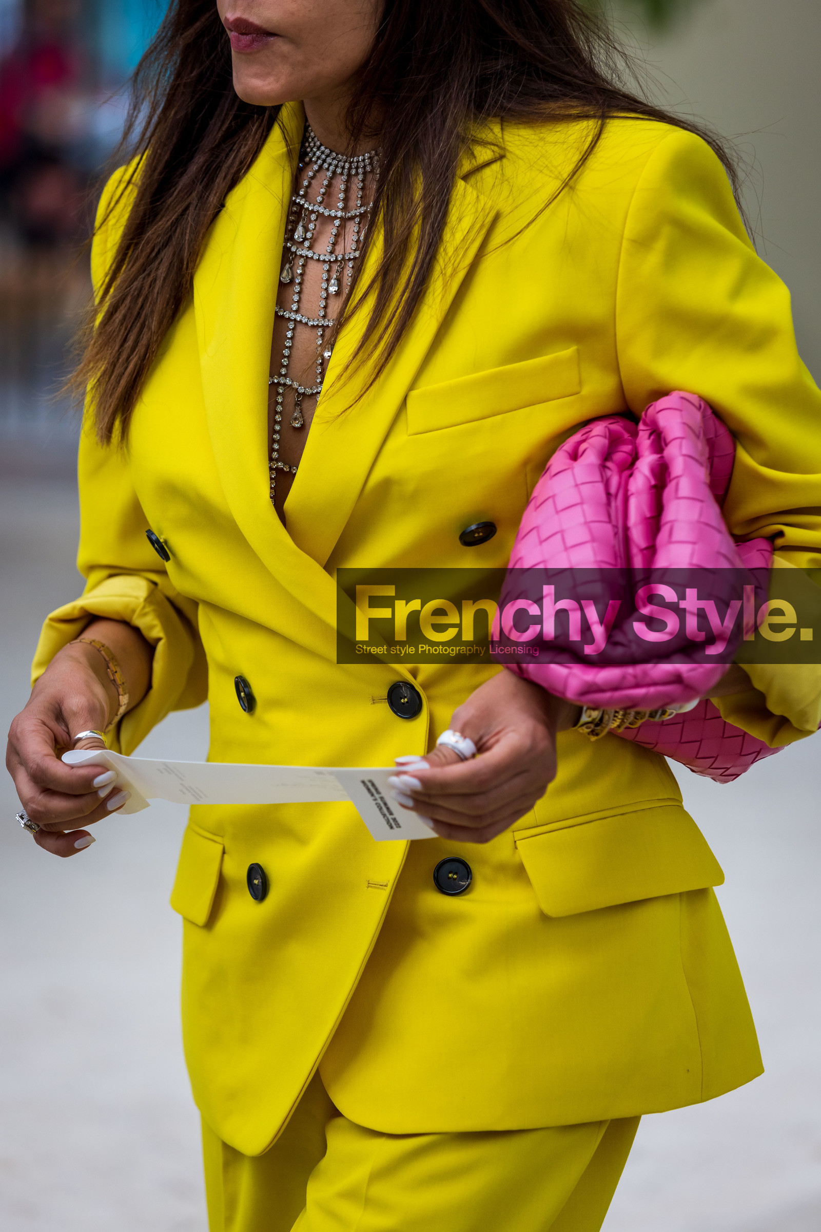 bottega venta bag, close up, color, color block, detail, leather pouch, necklace, pink bag, pouch, silver necklace, strass necklace, suit, yellow blazer, yellow pants, fashion week, frenchystyle, FW, jonathan paciullo, street style, SPRING SUMMER 2022, SS 22, MFW, MILAN, vertical, atmosphere details