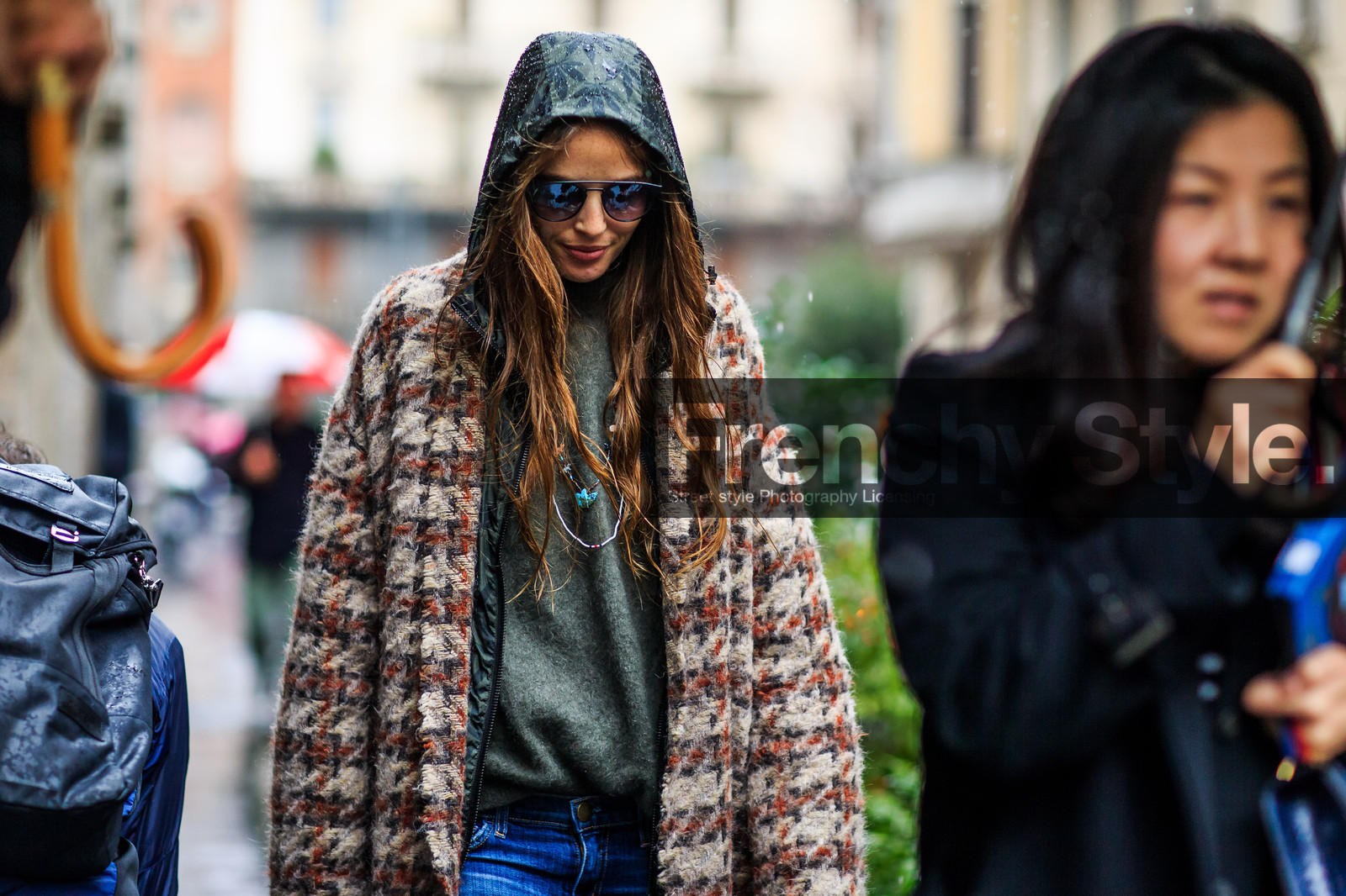 atmosphere details, AUTUMN WINTER 2016-2017, AW 16-17, beige coat, blue denim, brown coat, carlotta oddi, checked coat, detail, embroidered coat, FALL WINTER 2016-2017, fashion week, frenchystyle, FW, FW 16-17, green jacket, green sweater, horizontal, jonathan paciullo, LFW, LONDON, MENSWEAR, plaid, printed coat, street style, sunglasses, wool coat