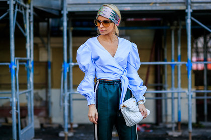 atmosphere details, AUTUMN WINTER 2017-2018, AW 17-18, blue shirt, caro daur, detail, emerald, FALL WINTER 2017-2018, fashion week, frenchystyle, FW, FW 17-18, green pants, headband, horizontal, jonathan paciullo, leather bag, MFW, MILAN, miu miu, street style, sunglasses, sweatpants, trousers, white bag