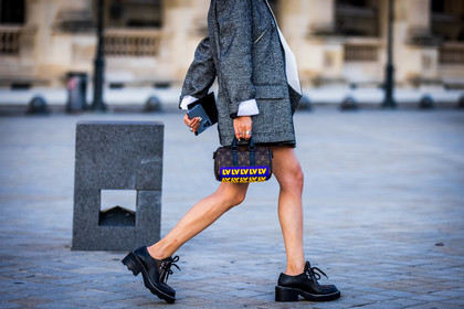 bag, black loafers, blazer, brooch, brown bag, grey blazer, loafers, logo bag, louis vuitton bag, louis vuitton loafers, printed bag, fashion week, frenchystyle, FW, jonathan paciullo, street style, PFW, PARIS, SPRING SUMMER 2022, SS 22, horizontal, atmosphere details