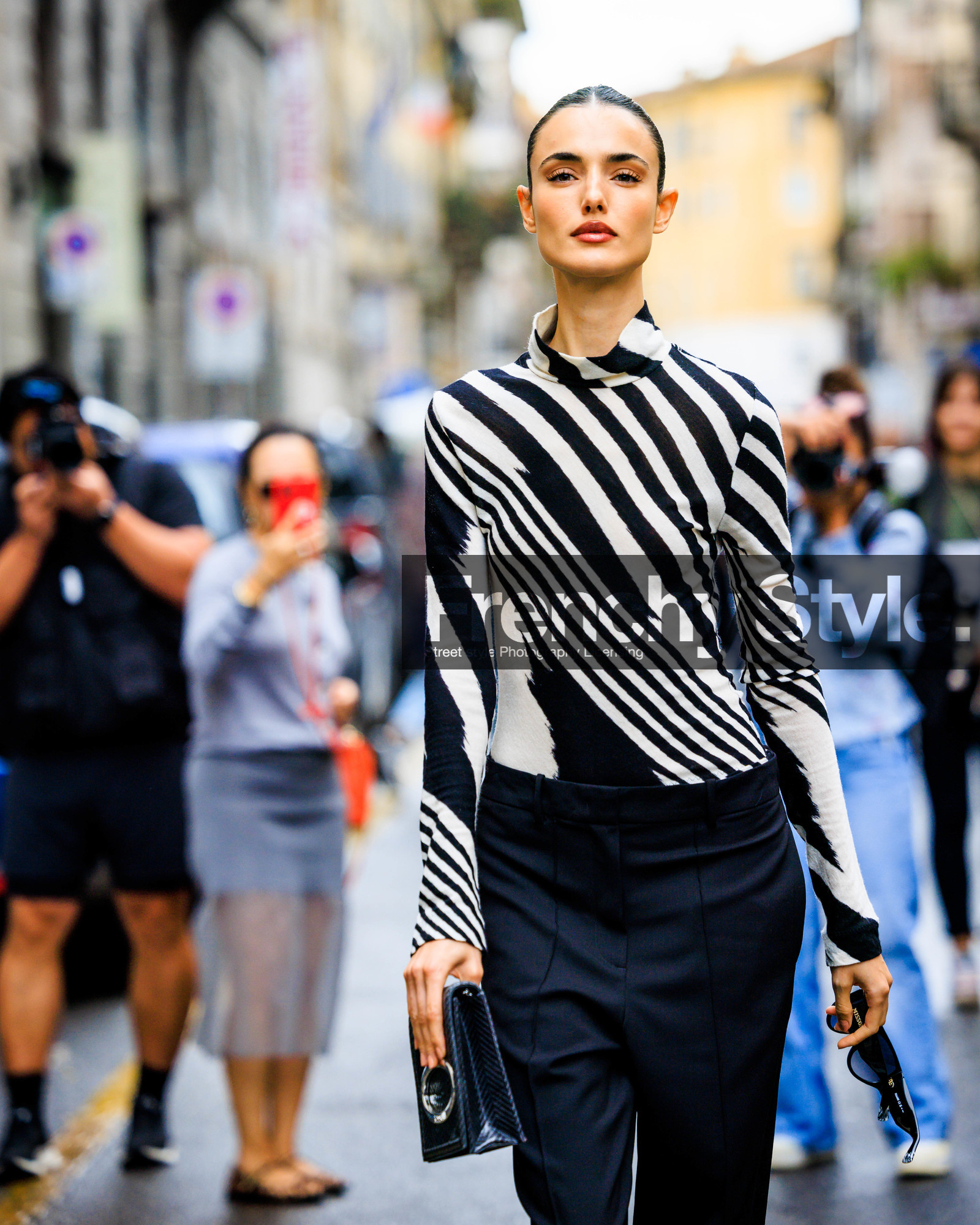 MILAN, MFW, frenchystyle, fashion week, FW, jonathan paciullo, street style, SPRING SUMMER 2024, SS 24, vertical, atmosphere details, detail