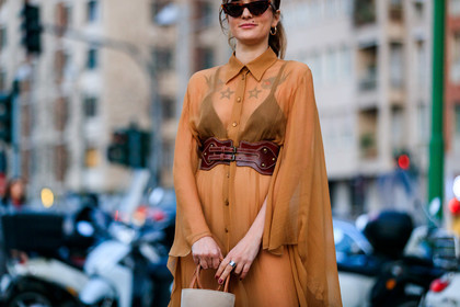 beige bag, brown belt, camel dress, eleonora carisi, headband, leather bag, leather belt, see through, sunglasses, tattoos, fashion week, frenchystyle, FW, jonathan paciullo, street style, MFW, MILAN, AUTUMN WINTER 2019-2020, AW 19-20, FALL WINTER 2019-2020, FW 19-20, atmosphere details, detail, horizontal
