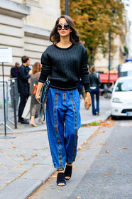 black mules, black sweater, blue bag, blue denim, chloe, denim pants, fashion week, frenchystyle, full length, FW, high heels, jeans, jonathan paciullo, leather bag, leather shoes, PARIS, PFW, SPRING SUMMER 2017, SS 17, street style, sunglasses, trousers, vertical, zip