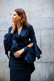 atmosphere details, black shirt, black skirt, Christine Centenera, detail, fashion week, frenchystyle, FW, jonathan paciullo, NEW YORK, NYFW, pleats, ruffles, SPRING SUMMER 2018, SS 18, street style, tone on tone, total look black, vertical