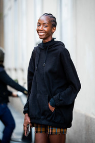 black hoodie, black leather boots, checked shorts, camel shorts, beige shorts, used shorts, street style, jonathan paciullo, FW, frenchystyle, fashion week, MFW, MILAN, SPRING SUMMER 2021, SS 21, vertical, detail, model