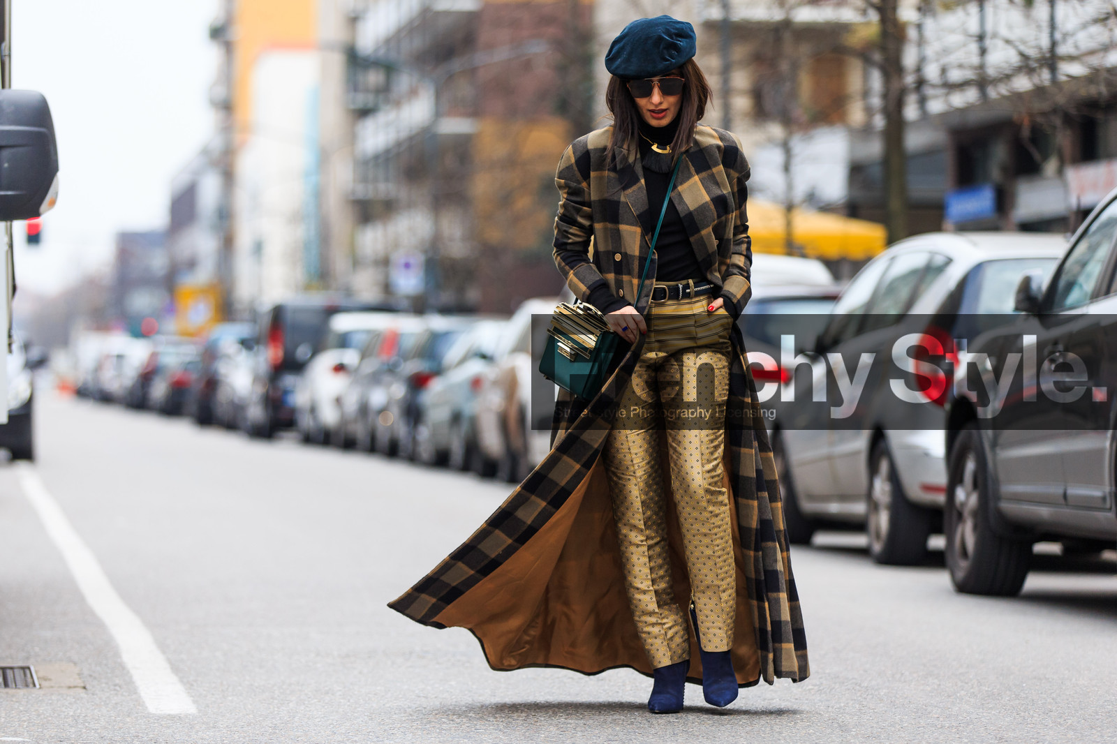 atmosphere details, AUTUMN WINTER 2016-2017, AW 16-17, beret, black sweater, brown, checked coat, emerald, FALL WINTER 2016-2017, fashion week, frenchystyle, full length, FW, FW 16-17, gold, gold pants, golden details, green, green bag, high heels, horizontal, jonathan paciullo, LFW, LONDON, long coat, MENSWEAR, nausheen shah, plaid, printed coat, shiny pants, street style, sunglasses, tartan, trousers