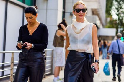 Lisa Aiken, leather, black, blouse, white, sunglasses, fashion week, frenchystyle, FW, jonathan paciullo, street style, SPRING SUMMER 2022, SS 22, LFW, LONDON, horizontal, atmosphere details, detail