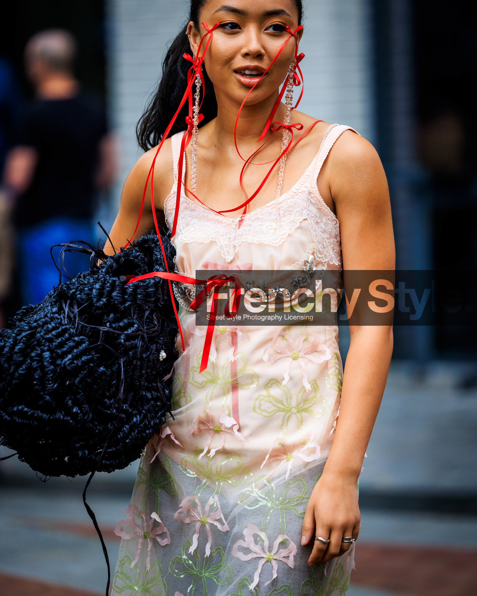 fashion week, frenchystyle, FW, jonathan paciullo, street style, LFW, LONDON, atmosphere details, detail, SPRING SUMMER 2024, SS 24