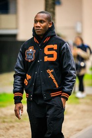baseball jacket, black jacket, jacket with patches, black trousers, sporty look, stylist, street style, jonathan paciullo, FW, frenchystyle, fashion week, AUTUMN WINTER 2022-2023, FALL WINTER 2022_2023, FW 22-23, PFW, PARIS, vertical, detail