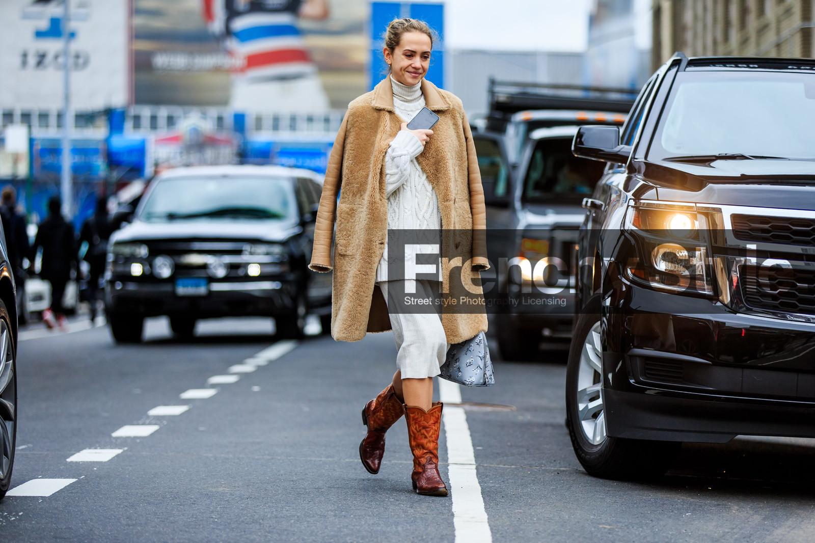 atmosphere details, AUTUMN WINTER 2016-2017, AW 16-17, brown boots, brown coat, brown fur, fashion week, floral, flower, frenchystyle, full length, fur coat, FW, FW 16-17, grey bag, high boots, horizontal, iphone, jonathan paciullo, knit dress, laurel pantin, leather bag, leather boots, NEW YORK, NYFW, over the shoulder, printed bag, santiags, street style, white knit, white skirt, white sweater, woman, wool skirt
