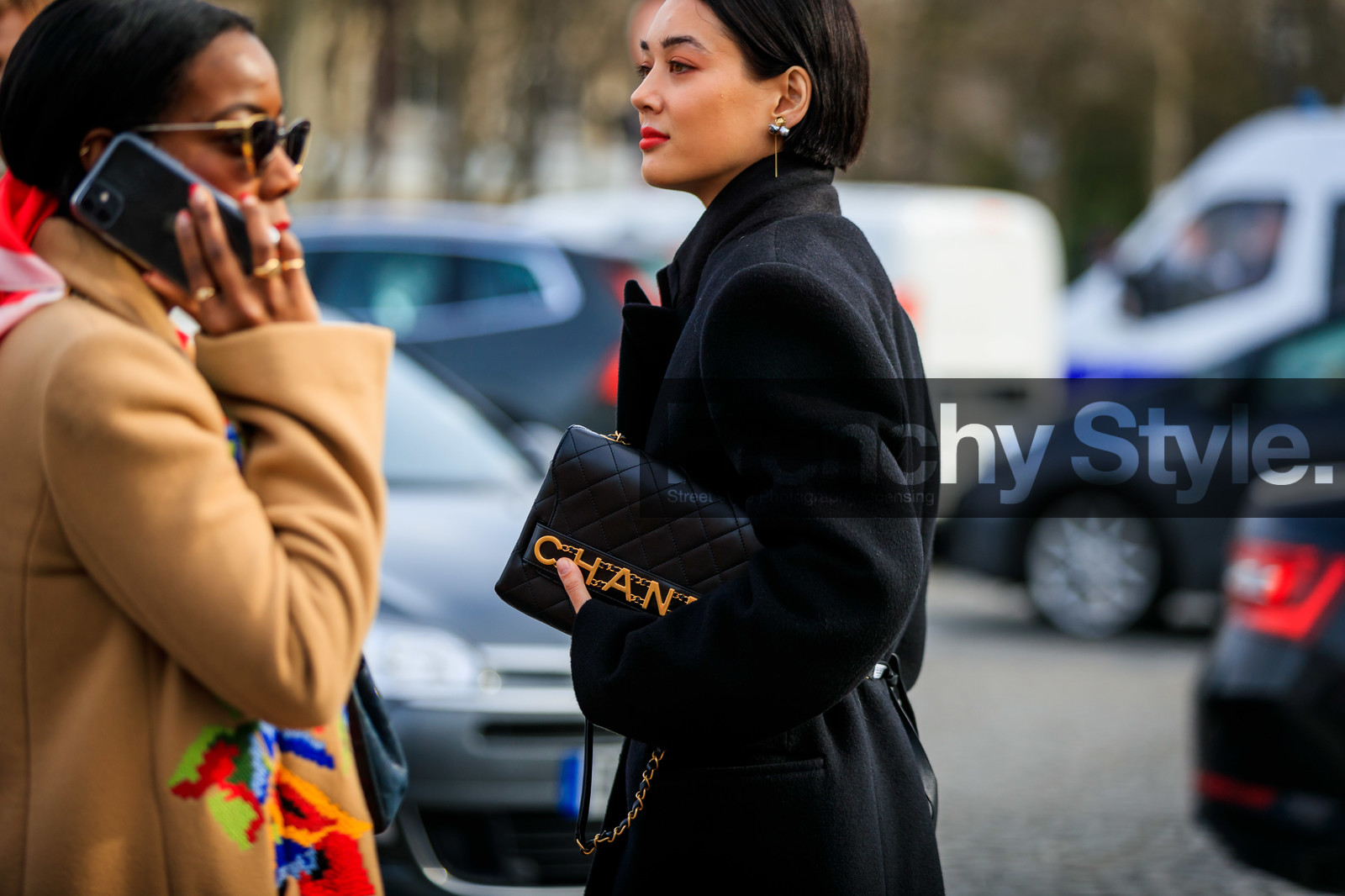 kim jones, black coat, black leather bag, quilted bag, bag detail, close up detail, golden buckle bag, chanel bag, fashion week, frenchystyle, FW, jonathan paciullo, street style, PFW, PARIS, horizontal, atmosphere details, detail