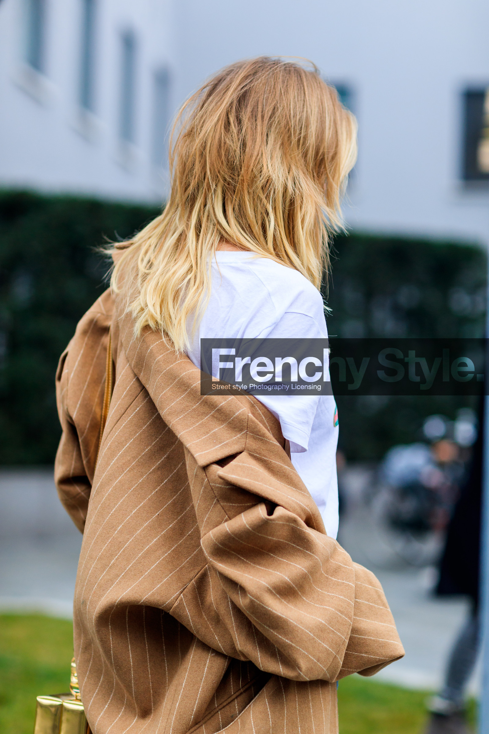 AUTUMN WINTER 2017-2018, AW 17-18, beige jacket, blue denim, denim pants, detail, FALL WINTER 2017-2018, fashion week, frenchystyle, FW, FW 17-18, graphic jacket, gucci, jeans, jonathan paciullo, MFW, MILAN, printed jacket, printed t shirt, street style, trousers, vertical, white t shirt