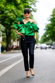 AUTUMN WINTER 2016-2017, AW 16-17, black heels, black pants, black shoes, bow, earrings, FALL WINTER 2016-2017, fashion week, frenchystyle, full length, FW, FW 16-17, graphic top, green bag, green top, HAUTE COUTURE, high heels, jonathan paciullo, leaf greener, MENSWEAR, PARIS, PFW, red lips, street style, sunglasses, trousers, vertical