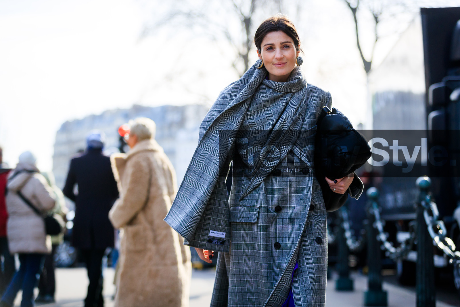 balenciaga, black bag, checked, graphic jacket, grey coat, grey scarf, leather bag, maison martin margiela, plaid, printed jacket, street style, jonathan paciullo, FW, frenchystyle, fashion week, PFW, PARIS, AUTUMN WINTER 2018-2019, FALL WINTER 2018-2019, FW 18-19, horizontal, atmosphere details, Irina Linovich