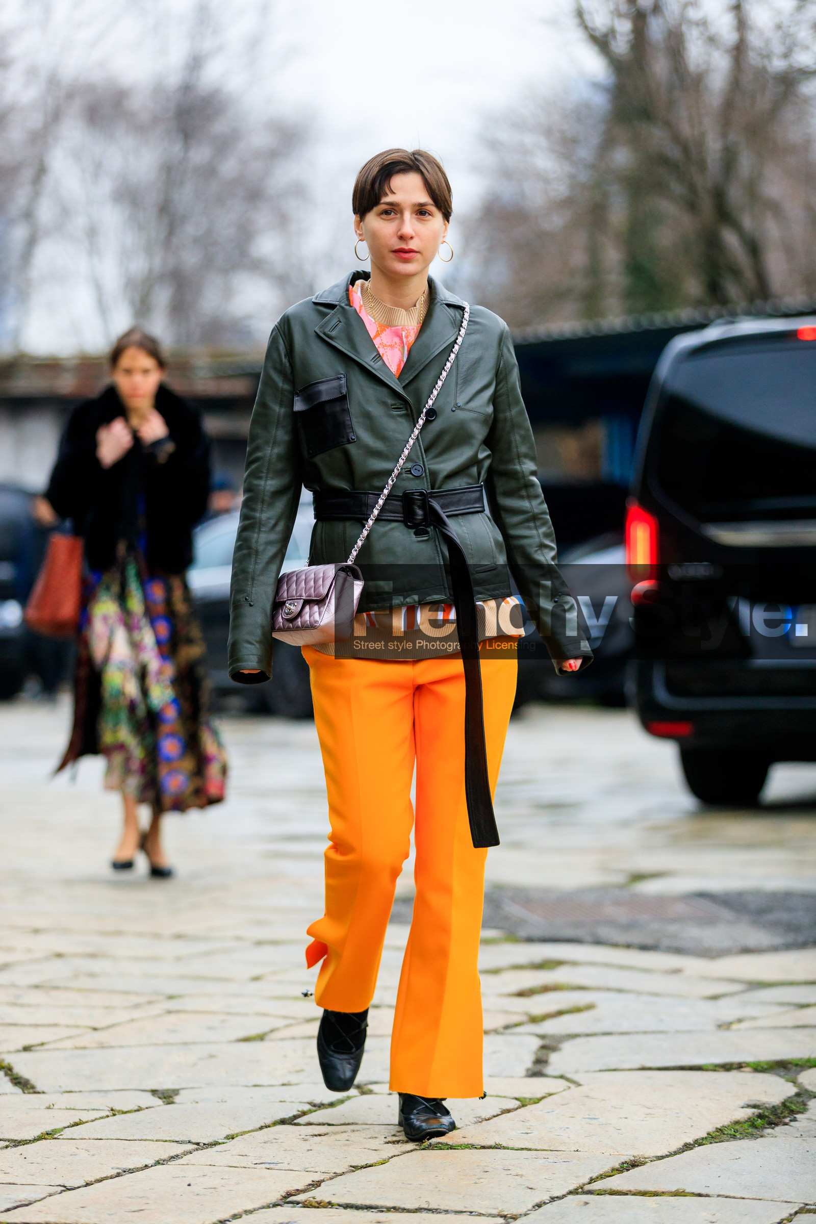 black shoes, chanel handbag, green jacket, high heels, leather bag, leather jacket, leather shoes, metallic bag, orange pants, pink bag, shiny bag, trousers, fashion week, frenchystyle, FW, jonathan paciullo, street style, MFW, MILAN, AUTUMN WINTER 2018-2019, FALL WINTER 2018-2019, FW 18-19, vertical, full length