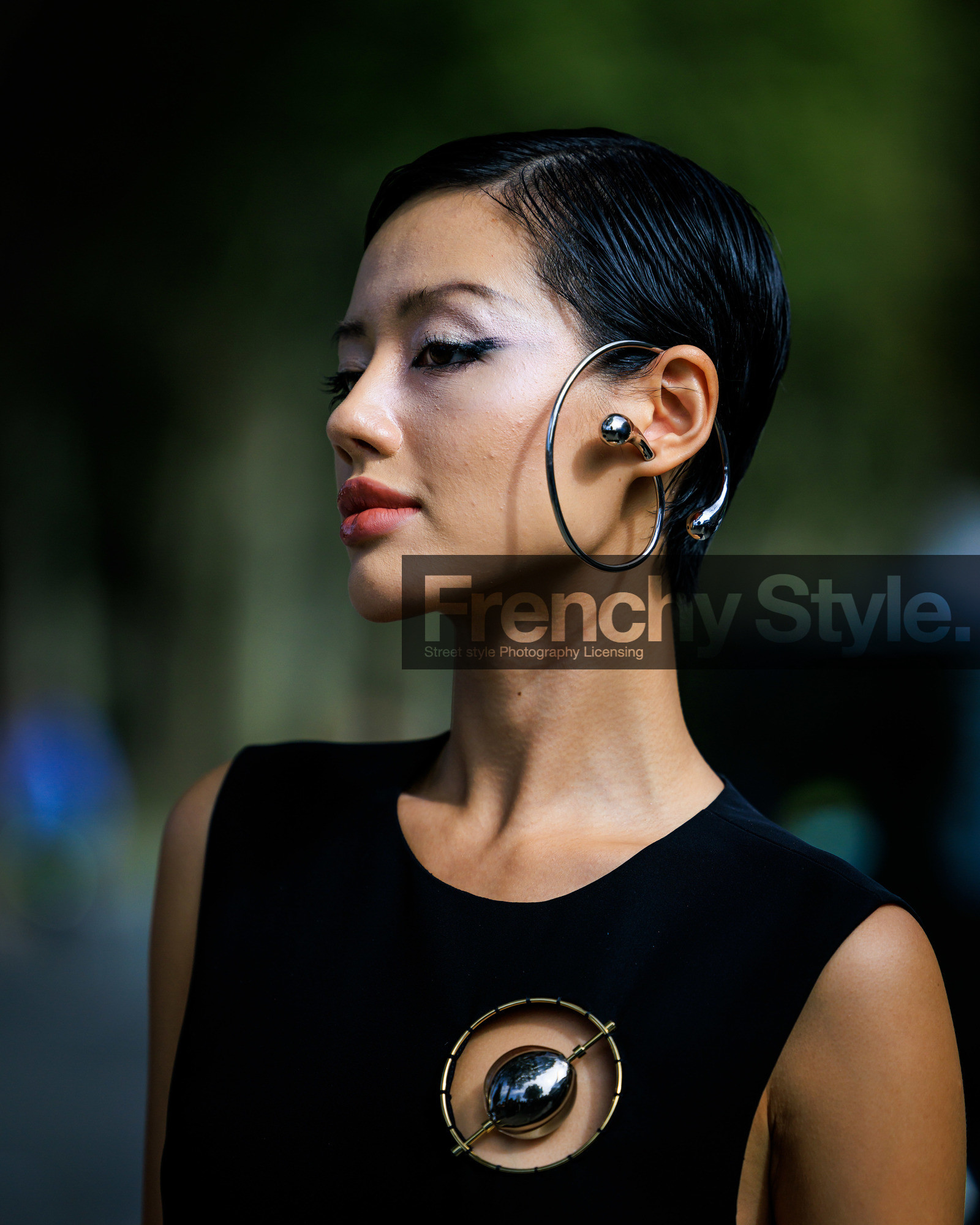 PARIS, PFW, fashion week, frenchystyle, FW, jonathan paciullo, street style, SPRING SUMMER 2024, SS 24, vertical, atmosphere details, detail