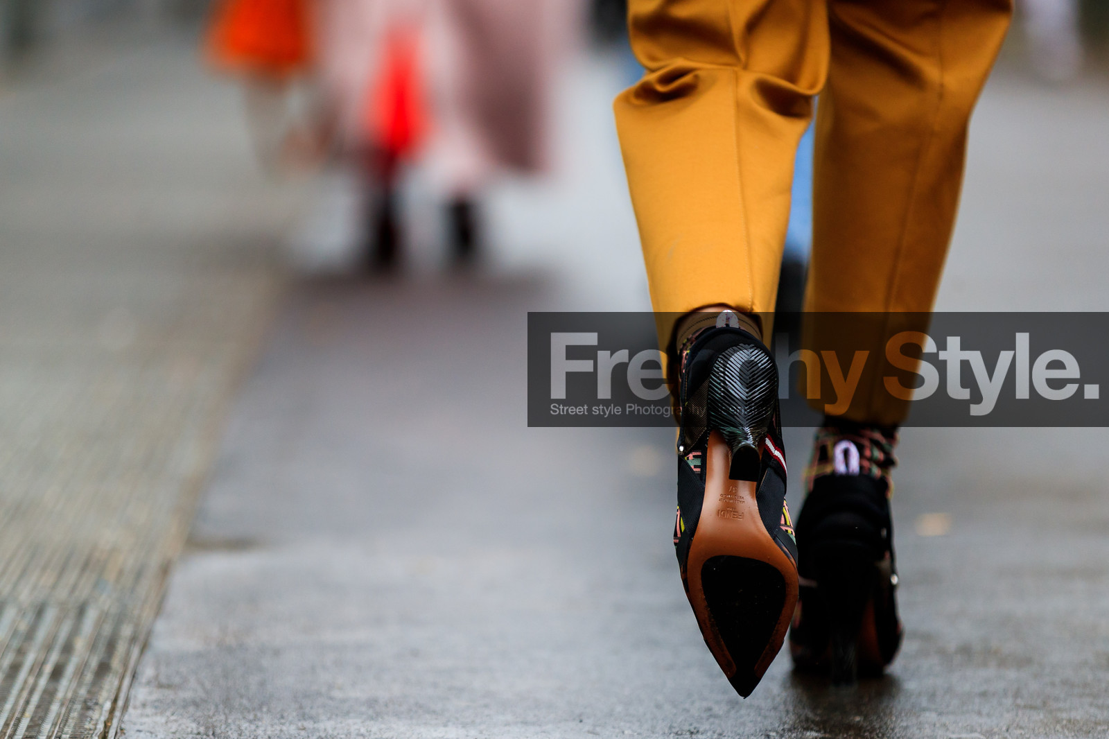 camel pants, fendi, high heels, leather shoes, trousers, fashion week, frenchystyle, FW, jonathan paciullo, street style, MFW, MILAN, AUTUMN WINTER 2018-2019, FALL WINTER 2018-2019, FW 18-19, horizontal, atmosphere details, Margaret Zhang