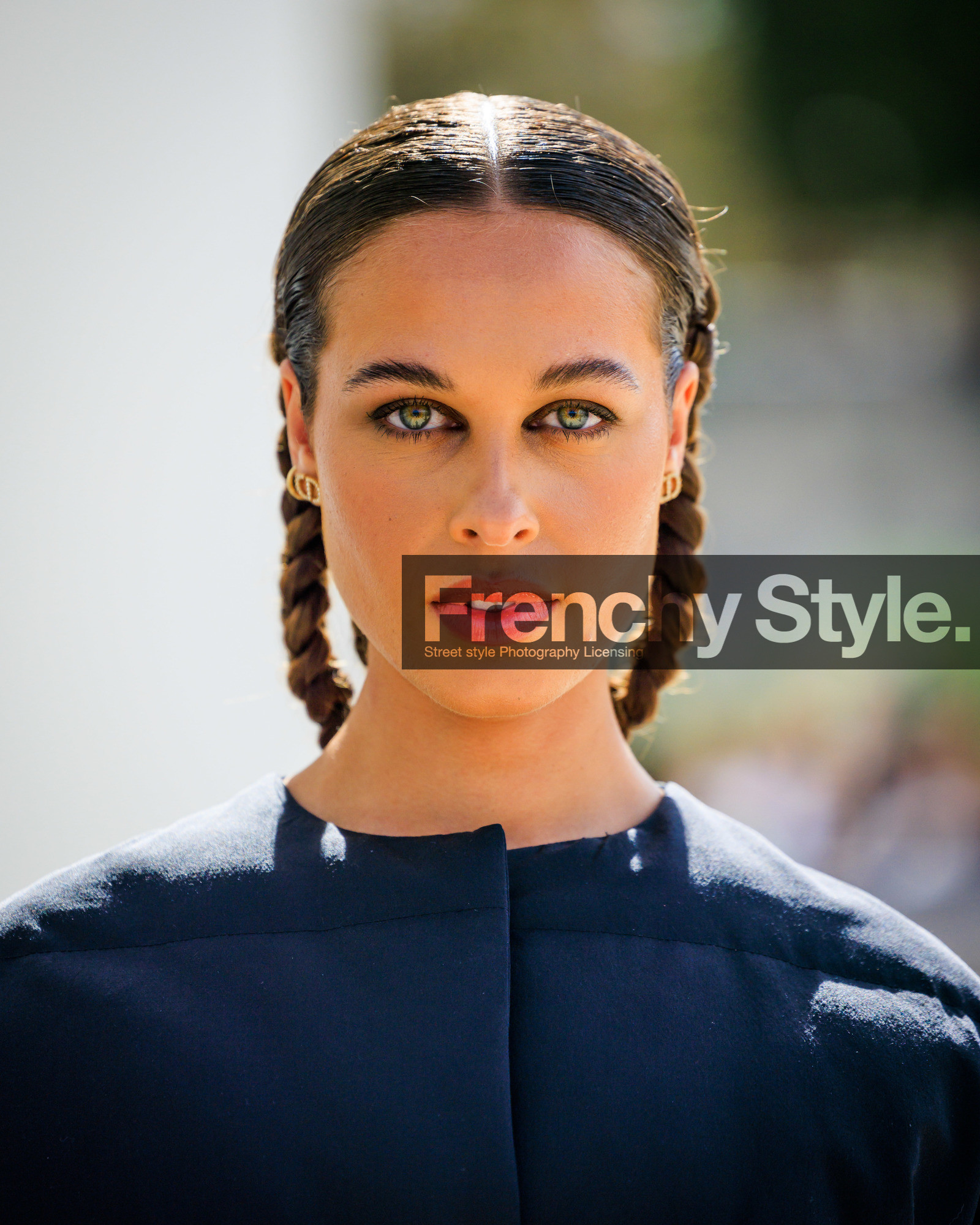 fashion week, frenchystyle, FW, jonathan paciullo, street style, PFW, PARIS, SPRING SUMMER 2024, SS 24, vertical, atmosphere details, detail