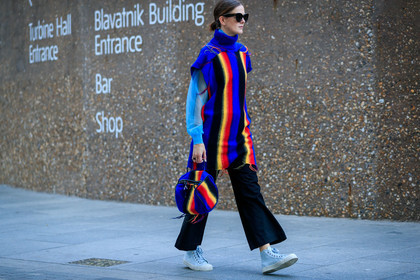 novesta sneakers, light blue sneakers, black pants, cropped pants, multicolor bag, multicolor dress, celine sunglasses, woolen dress, woolen bag, turtleneck dress, sleeveless dress, fringe dress, fashion week, frenchystyle, FW, jonathan paciullo, street style, atmosphere details, horizontal, full length