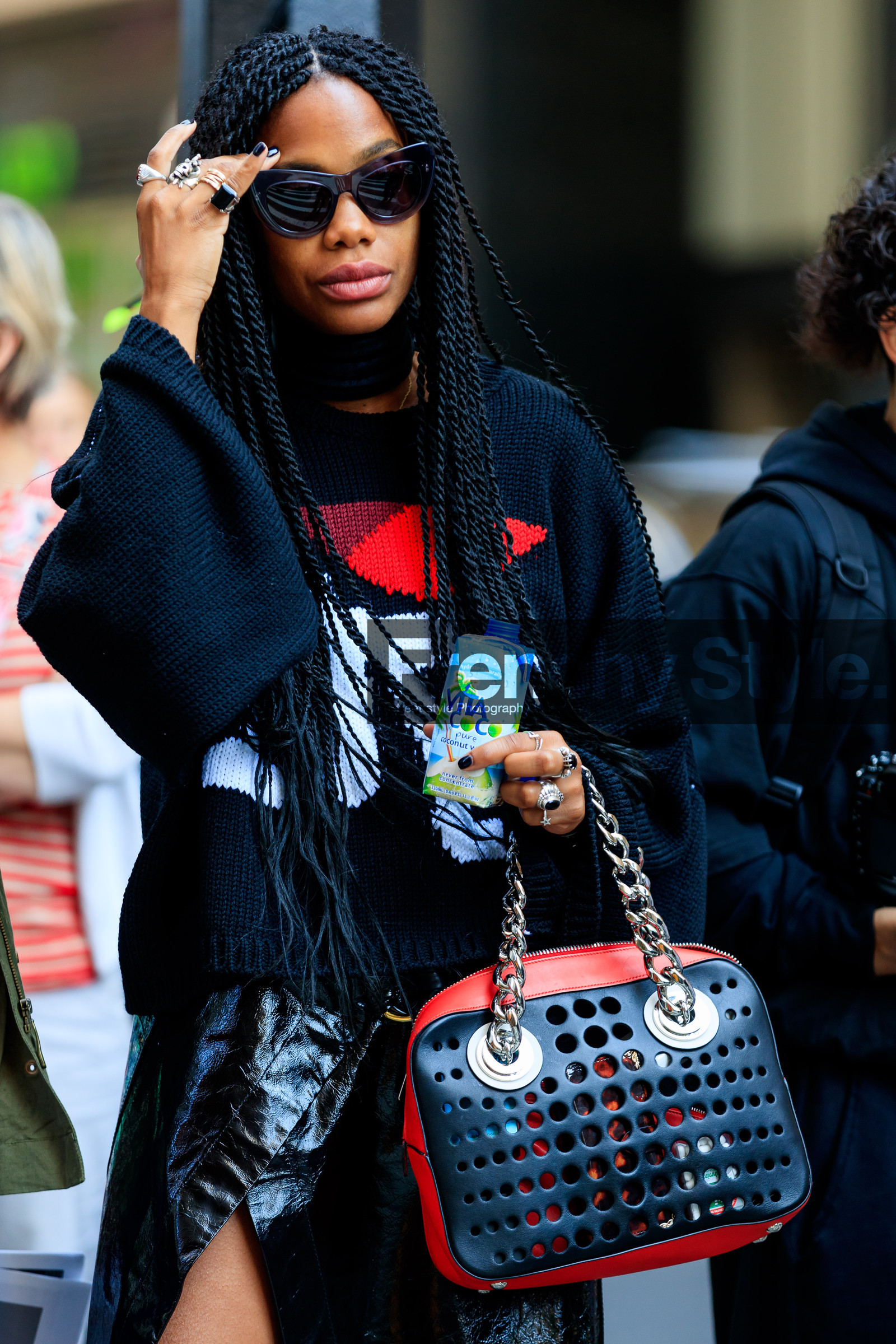 atmosphere details, black skirt, black sweater, braids, detail, fashion week, frenchystyle, FW, jan-michael quammie, jonathan paciullo, leather bag, leather skirt, NEW YORK, NYFW, oversize, printed sweater, red bag, SPRING SUMMER 2018, SS 18, street style, sunglasses, vertical, vinyl